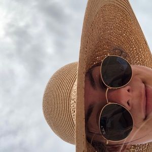 Meet your Posher, Julia